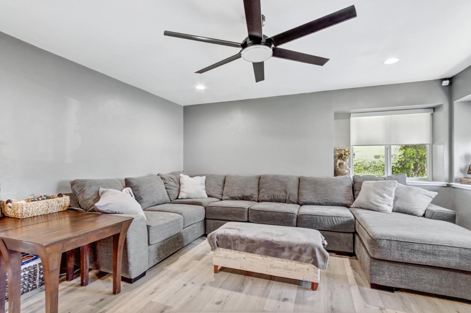 9529 Sheldon Road Elk Grove, CA 95624 - Photo 8 of 68