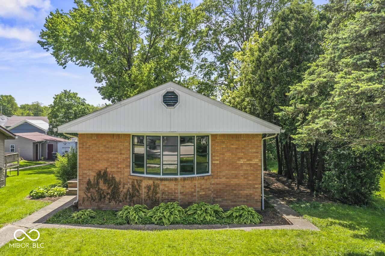 219 West Taylor Street Pendleton, IN 46064 - Photo 3 of 35