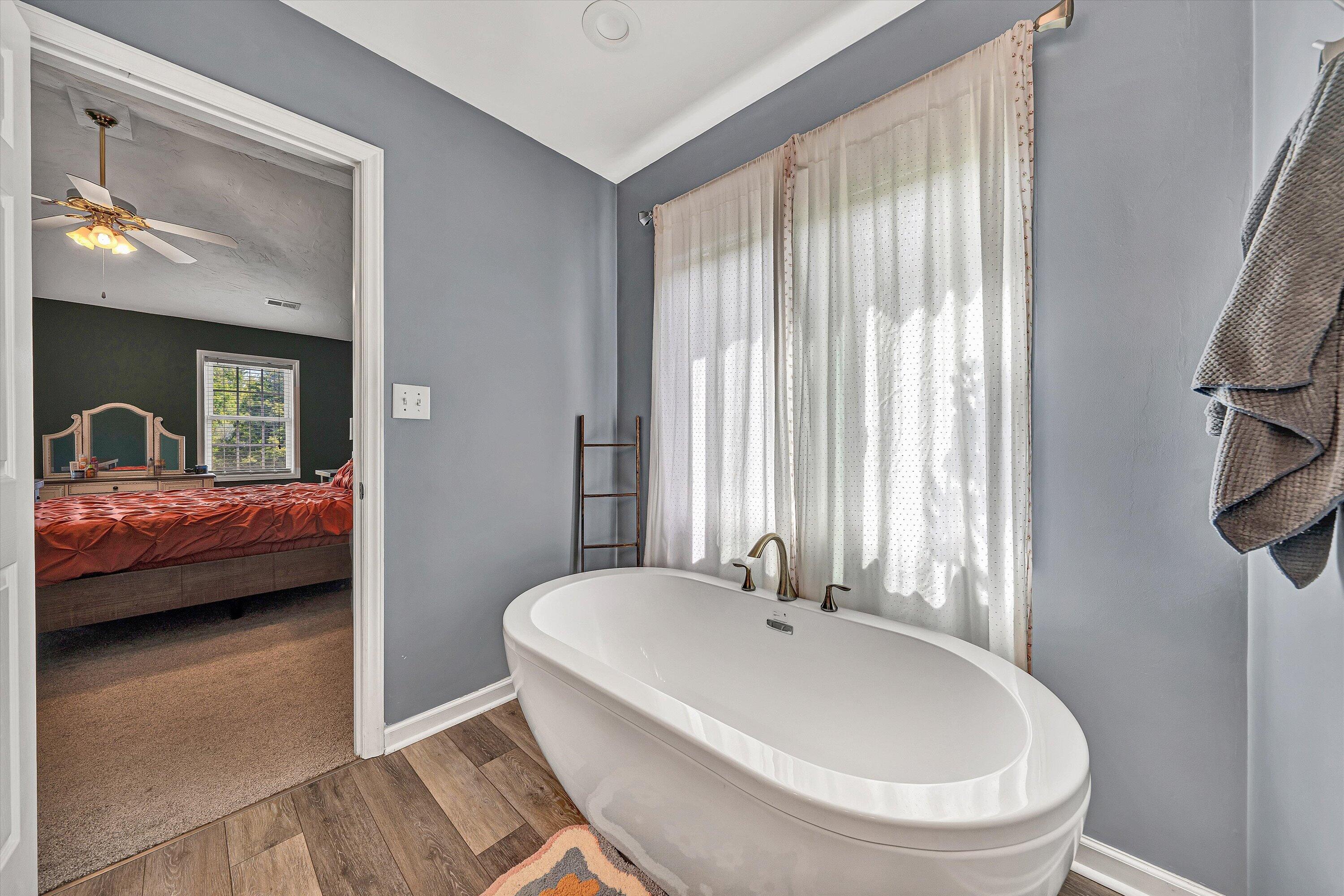 3808 Rte 3004 Roanoke, VA 24012 - Photo 21 of 44 Primary Bathroom