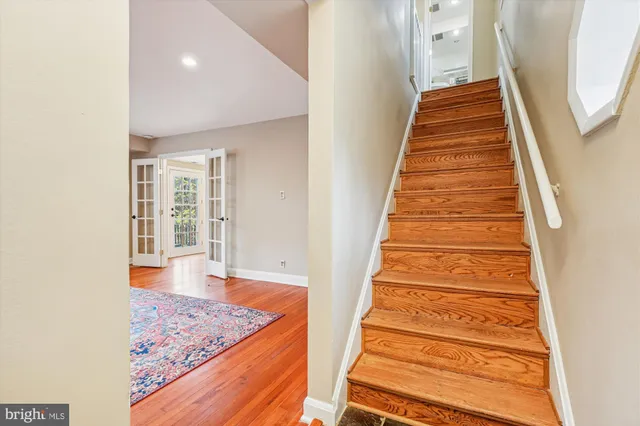 a view of entryway with a front door