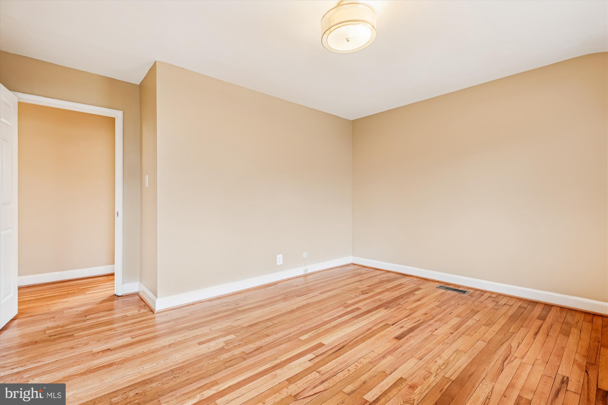 8629 Geren Road, Unit 293 Silver Spring, MD 20901 - Photo 38 of 45 Primary Bedroom