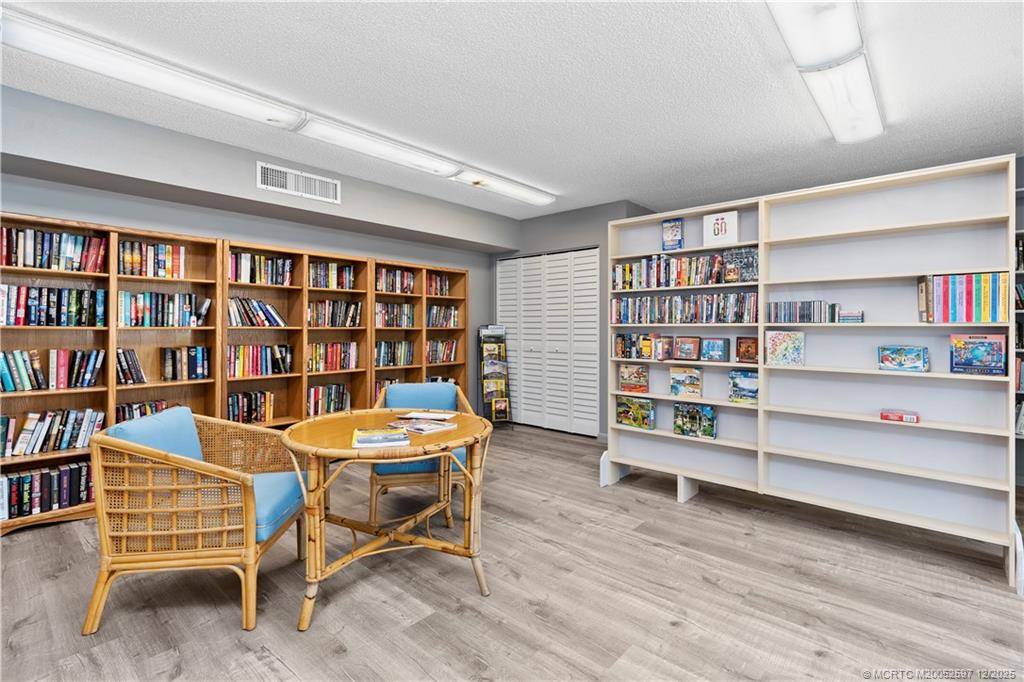 2600 Southeast Ocean Boulevard, Unit M9 Stuart, FL 34996 - Photo 36 of 46 Clubhouse Library