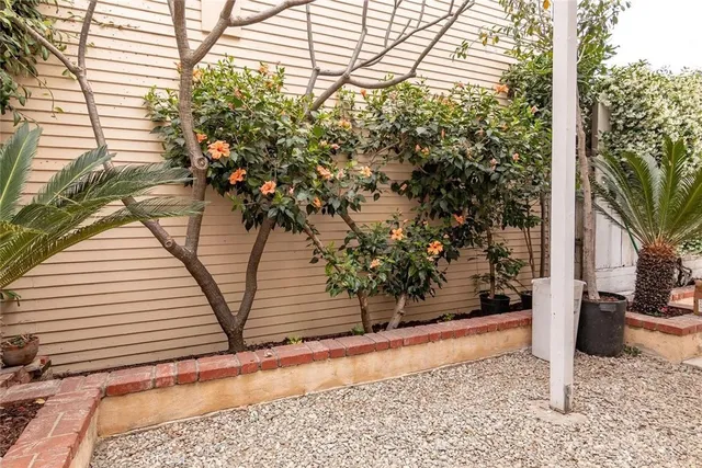 $2,100 | 522 Linden Avenue, Long Beach, CA 90802