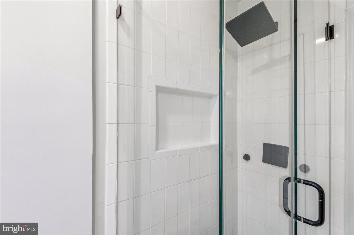 308 West Wind Road Towson, MD 21204 - Photo 41 of 80 Bathroom