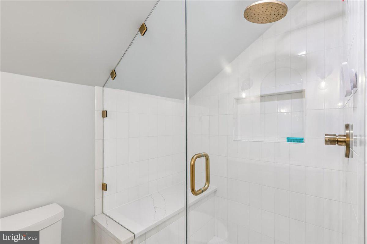 308 West Wind Road Towson, MD 21204 - Photo 48 of 80 Full bathroom (for bedroom #4 and bonus room)