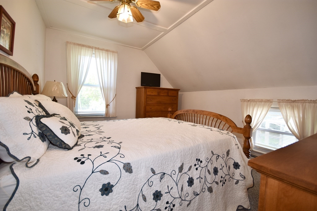 7 Knowles Avenue Wareham, MA 02538 - Photo 20 of 29