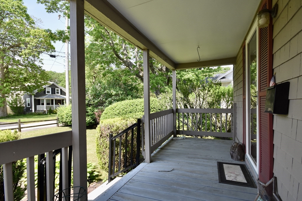 7 Knowles Avenue Wareham, MA 02538 - Photo 3 of 29