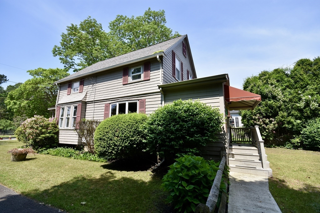 7 Knowles Avenue Wareham, MA 02538 - Photo 4 of 29