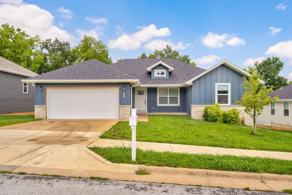$334,900 | 1506 West Parkview Avenue, Ozark, MO 65721