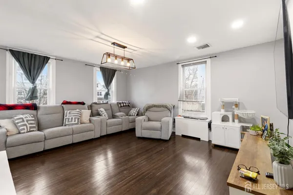 $750,000 | 540-542 Jefferson Avenue, Elizabeth, NJ 07201