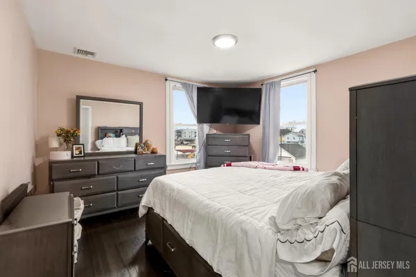 $750,000 | 540-542 Jefferson Avenue, Elizabeth, NJ 07201
