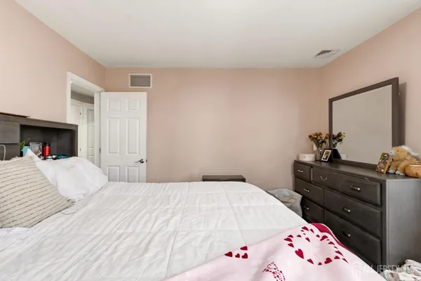 $750,000 | 540-542 Jefferson Avenue, Elizabeth, NJ 07201