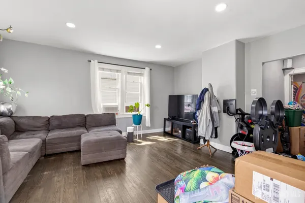 $750,000 | 540-542 Jefferson Avenue, Elizabeth, NJ 07201