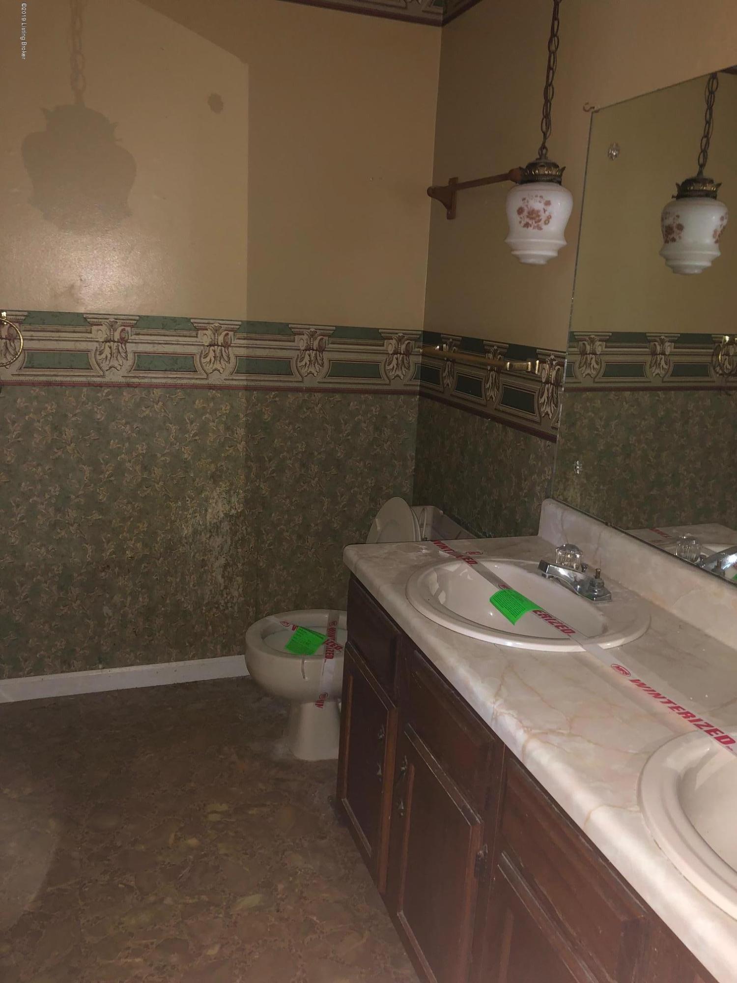 2866 Sunbeam Road Leitchfield, KY 42754 - Photo 10 of 20 Bathroom