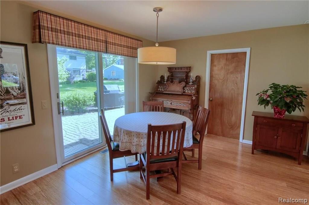 32326 Red Clover Road Farmington Hills, MI 48334 - Photo 9 of 30