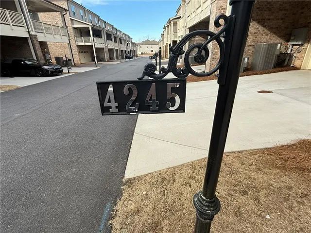 $2,800 | 4245 Essex Pond Way, Cumming, GA 30040