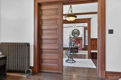 $1,075,000 | 5095 Westminster Place, St. Louis, MO 63108