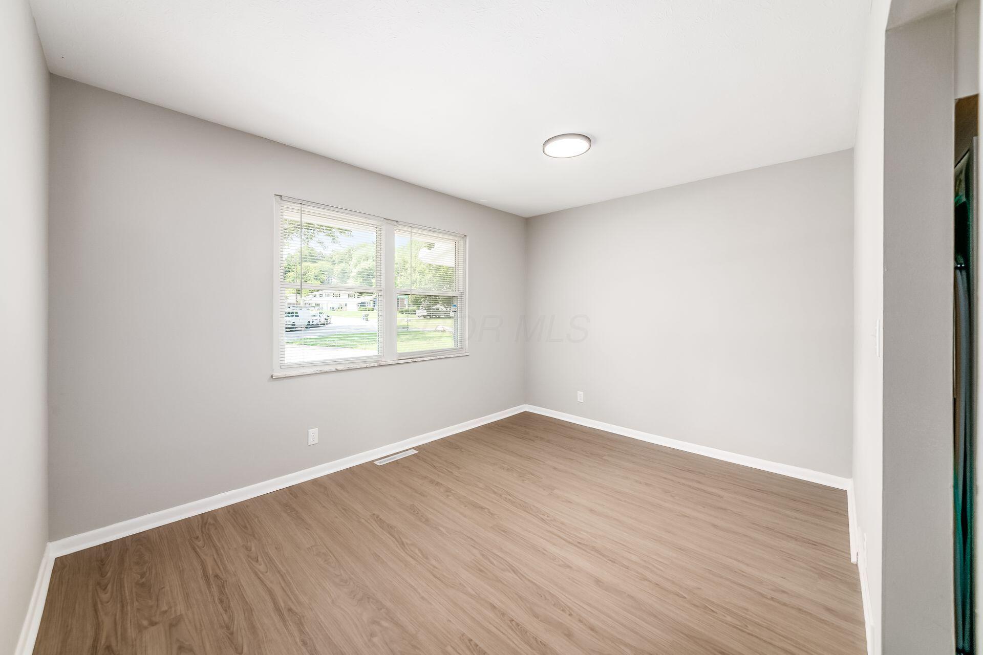 1344 Yorktown Road Columbus, OH 43232 - Photo 6 of 47 006_f90cc_L 204 Oakwood Ct021
