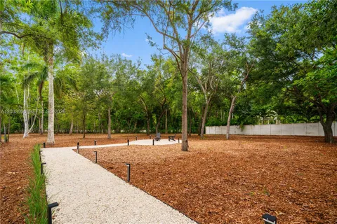 $4,995,000 | 6200 Southwest 83rd Avenue, Miami, FL 33143