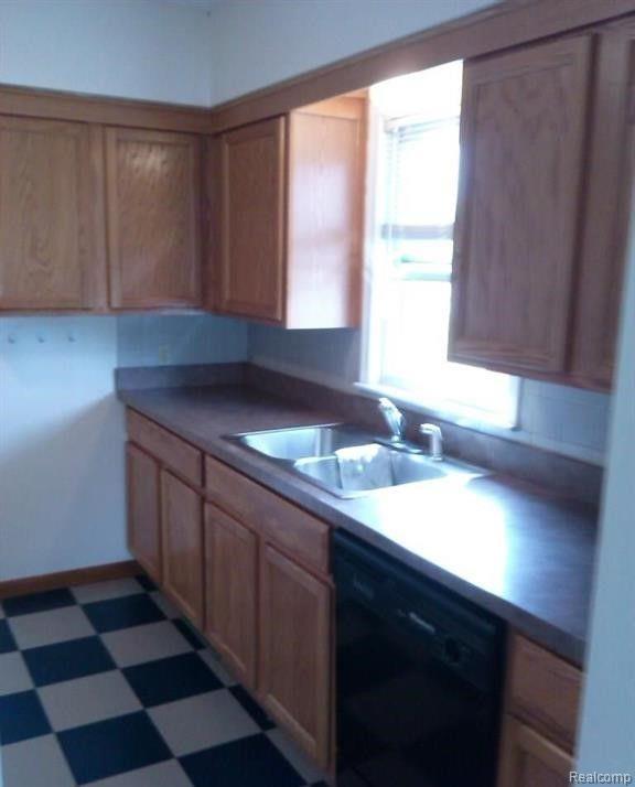 4237 Luna Pier Road Luna Pier, MI 48157 - Photo 24 of 28 home#1 kitchen