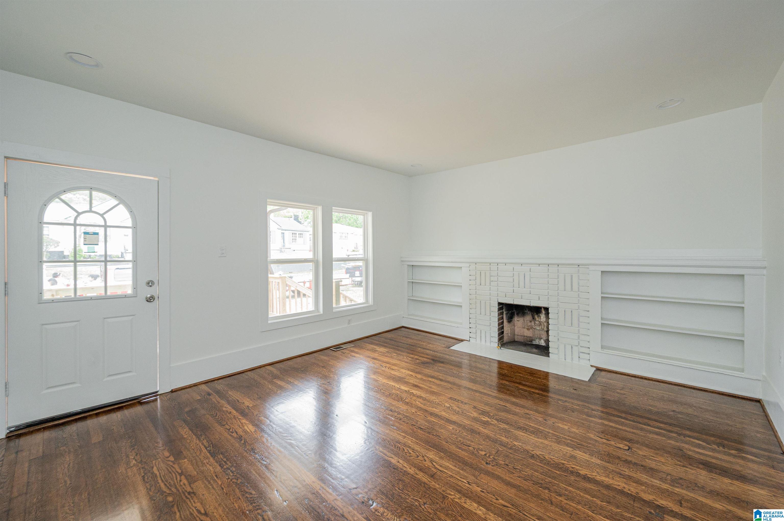 932 Valley Rd Place Birmingham, AL 35208 - Photo 6 of 32