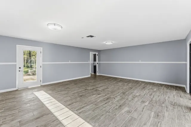 $2,200 | 116 Nature's Way, Huntsville, TX 77340