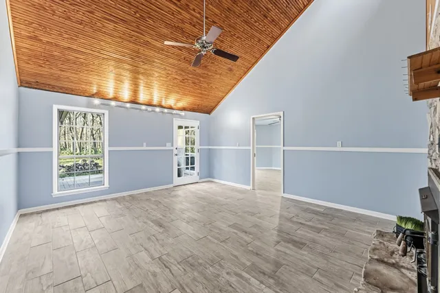 $2,200 | 116 Nature's Way, Huntsville, TX 77340