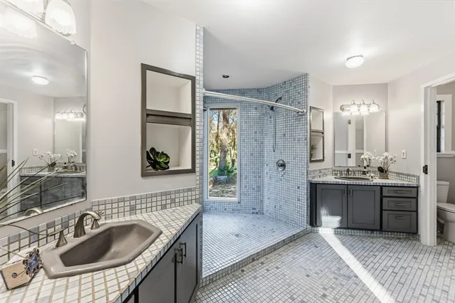 $2,200 | 116 Nature's Way, Huntsville, TX 77340