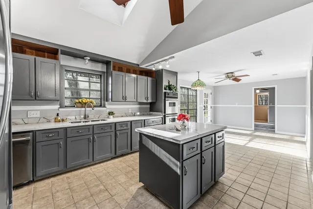 $2,200 | 116 Nature's Way, Huntsville, TX 77340