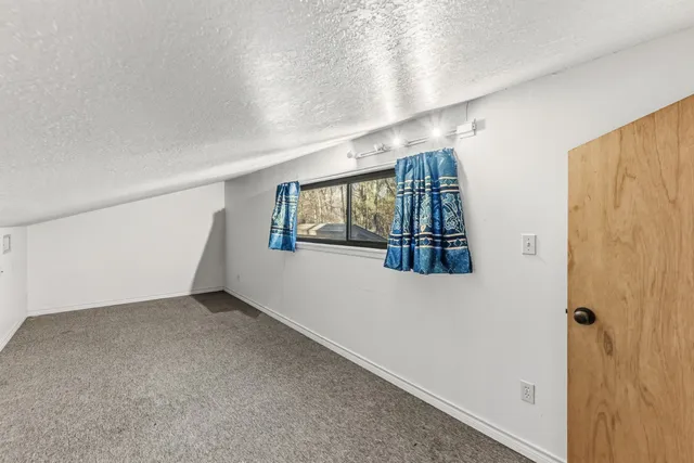 $2,200 | 116 Nature's Way, Huntsville, TX 77340