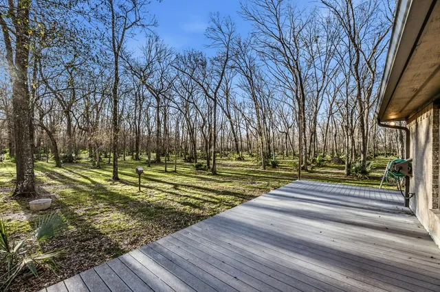 $2,200 | 116 Nature's Way, Huntsville, TX 77340