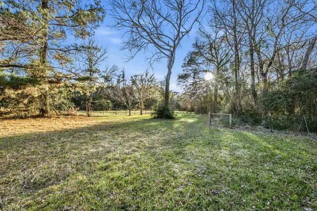 $2,200 | 116 Nature's Way, Huntsville, TX 77340