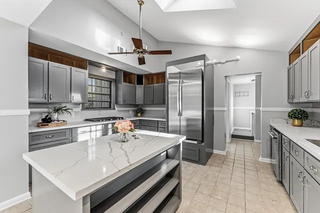 $2,200 | 116 Nature's Way, Huntsville, TX 77340