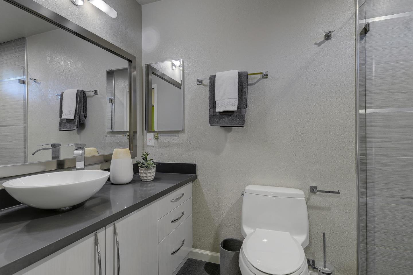 1971 West Middlefield Road, Unit 4 Mountain View, CA 94043 - Photo 11 of 17 Gallery Image 11