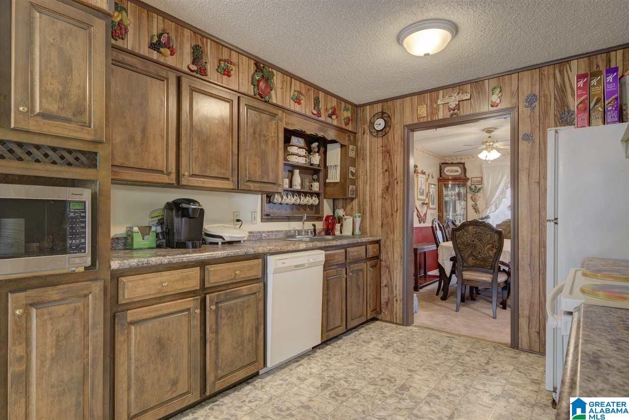 5256 Shady Crest Road Adamsville, AL 35005 - Photo 7 of 32