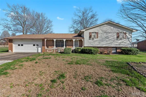 $320,000 | 1218 Kimbeland Drive, Jackson, MO 63755