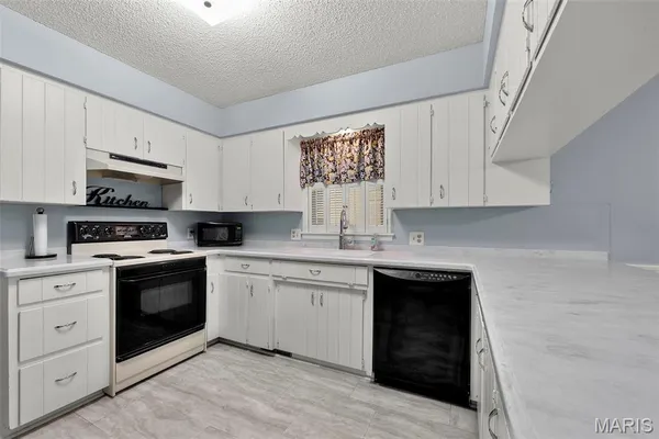 $320,000 | 1218 Kimbeland Drive, Jackson, MO 63755