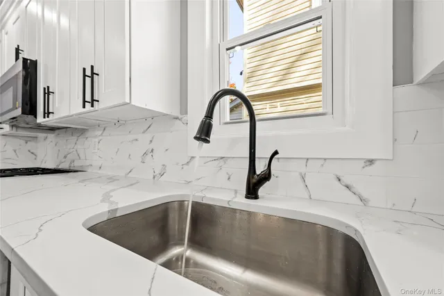 a close view of sink and tap