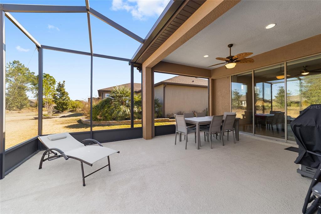 9603 Southwest 67th Street Ocala, FL 34481 - Photo 46 of 63 a outdoor space with lots of tables and chairs