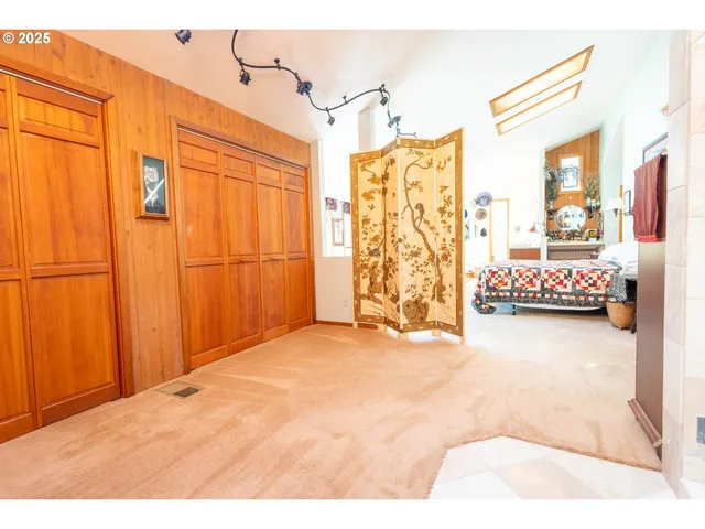 a picture of a bathroom