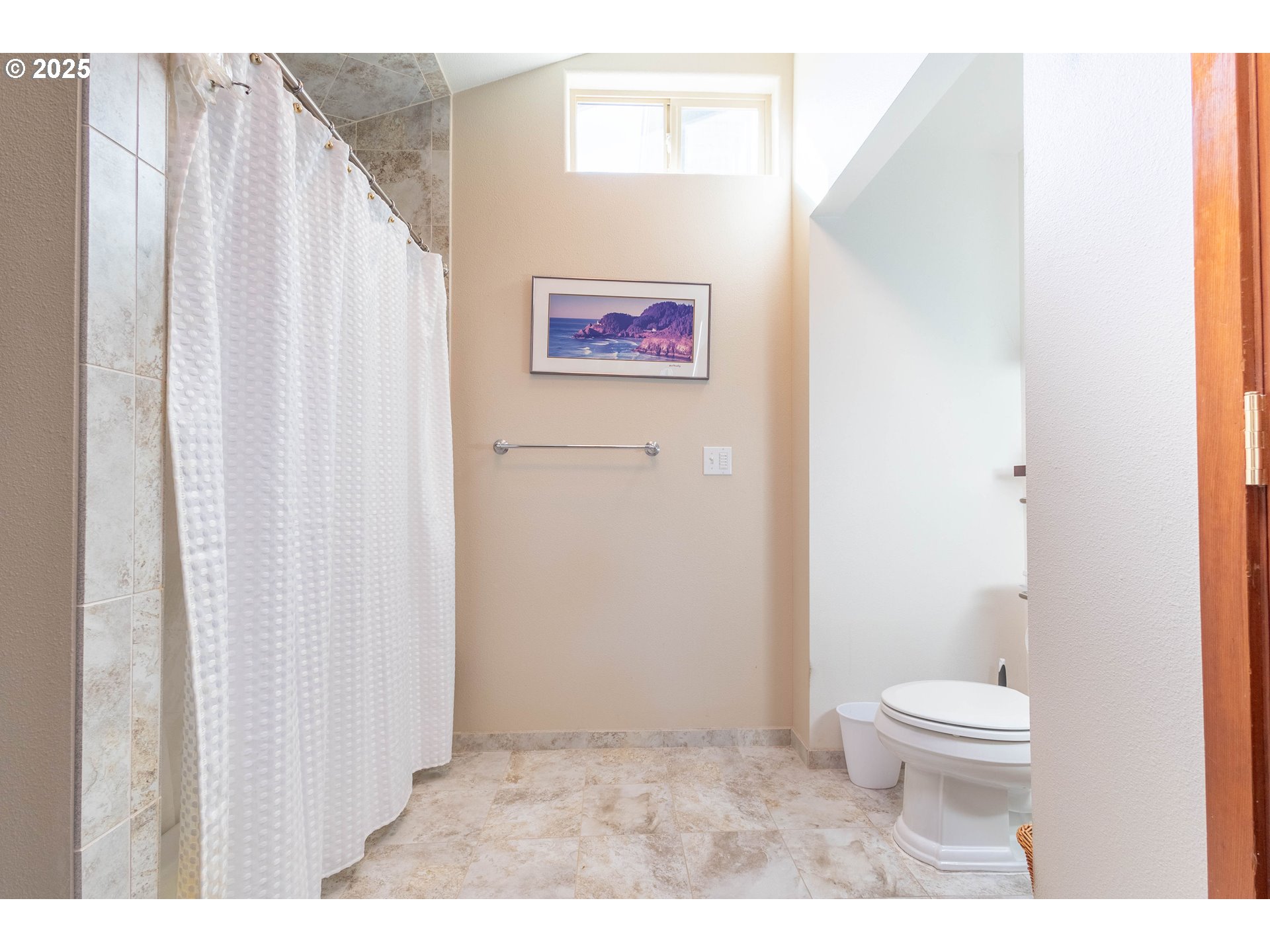 1902 Highland Drive La Grande, OR 97850 - Photo 33 of 46 a bathroom with a toilet and a shower