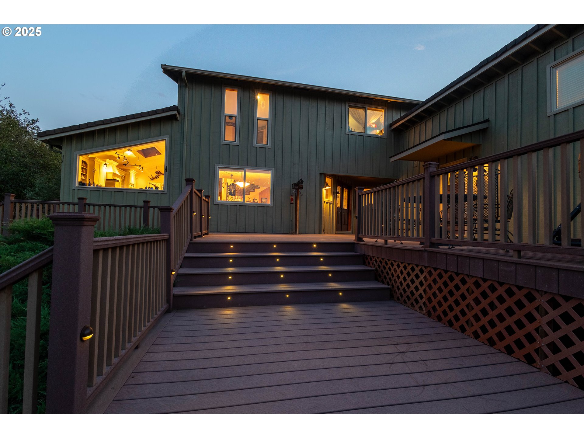 1902 Highland Drive La Grande, OR 97850 - Photo 44 of 46 a view of outdoor space with wooden floor and windows