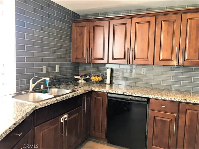 $3,000 | 27004 Karns Court, Unit 21009, Canyon Country, CA 91387