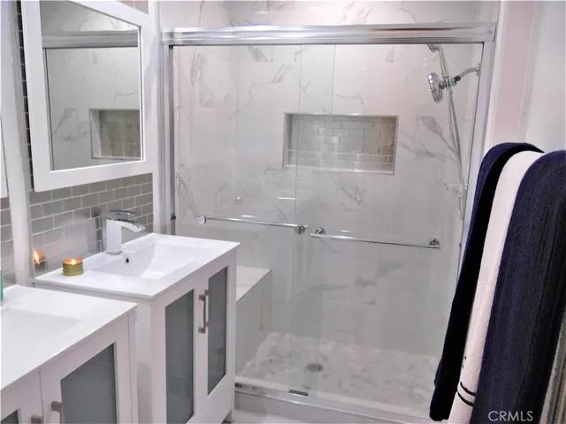 $3,000 | 27004 Karns Court, Unit 21009, Canyon Country, CA 91387