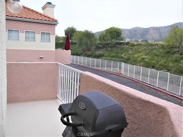 $3,000 | 27004 Karns Court, Unit 21009, Canyon Country, CA 91387