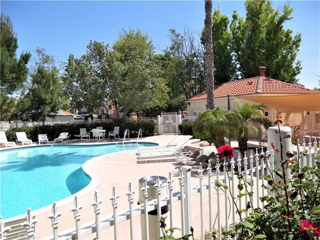 $3,000 | 27004 Karns Court, Unit 21009, Canyon Country, CA 91387