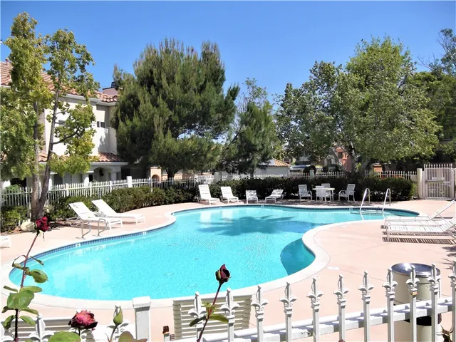 $3,000 | 27004 Karns Court, Unit 21009, Canyon Country, CA 91387