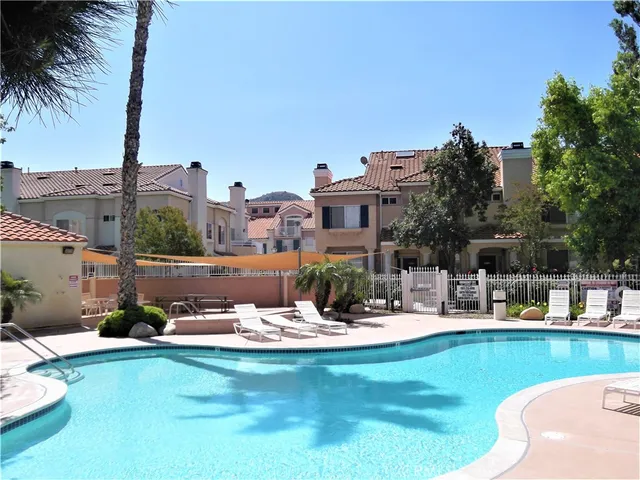 $3,000 | 27004 Karns Court, Unit 21009, Canyon Country, CA 91387