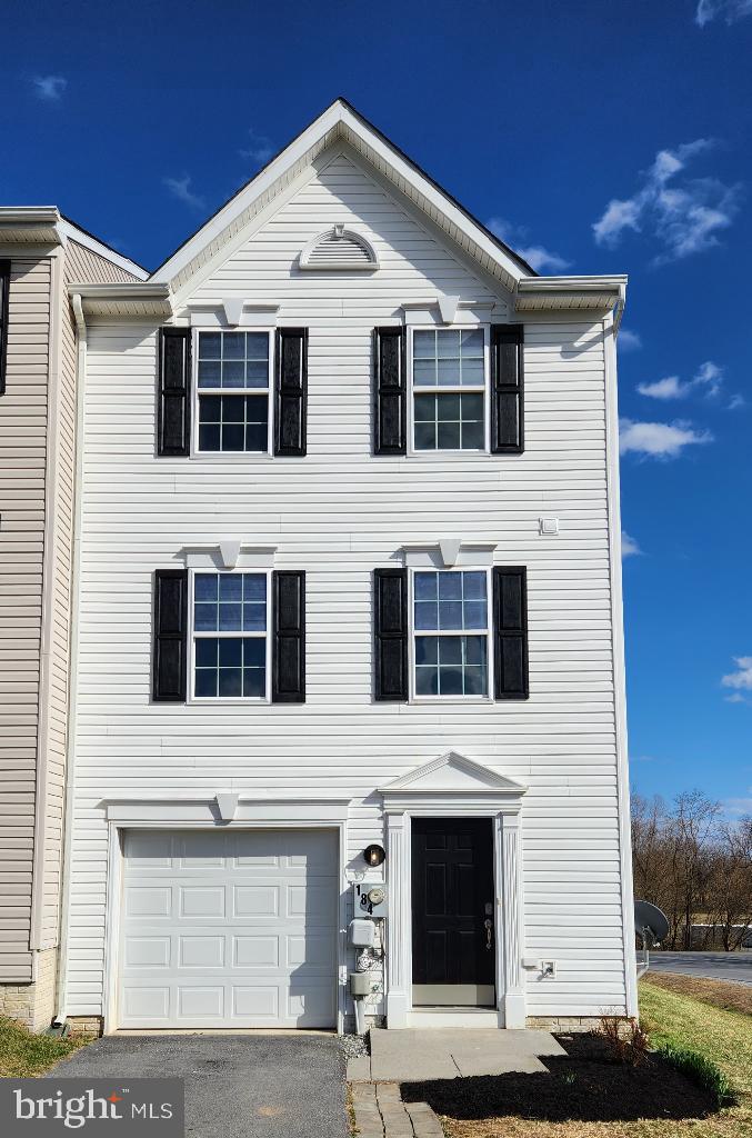 184 Rumbling Rock Road Hedgesville, WV 25427 - Photo 1 of 33 Gallery Image 1