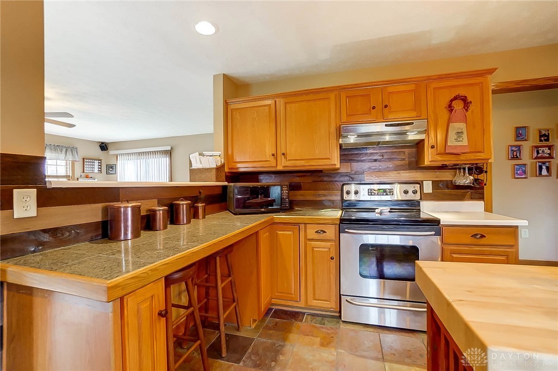1068 North Tecumseh Road Springfield, OH 45504 - Photo 18 of 40 Gallery Image 18